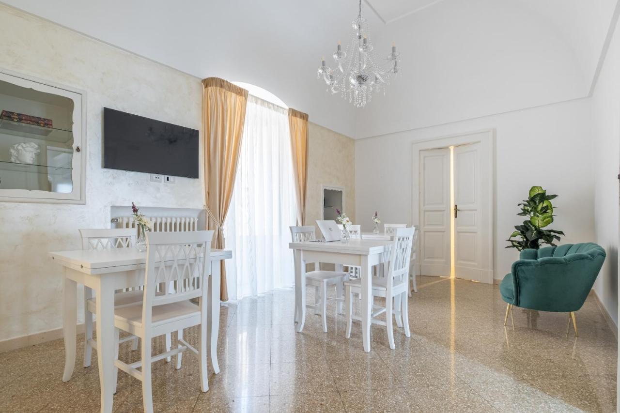 Chic B&B Piazza della Libertà Ostuni Extérieur photo