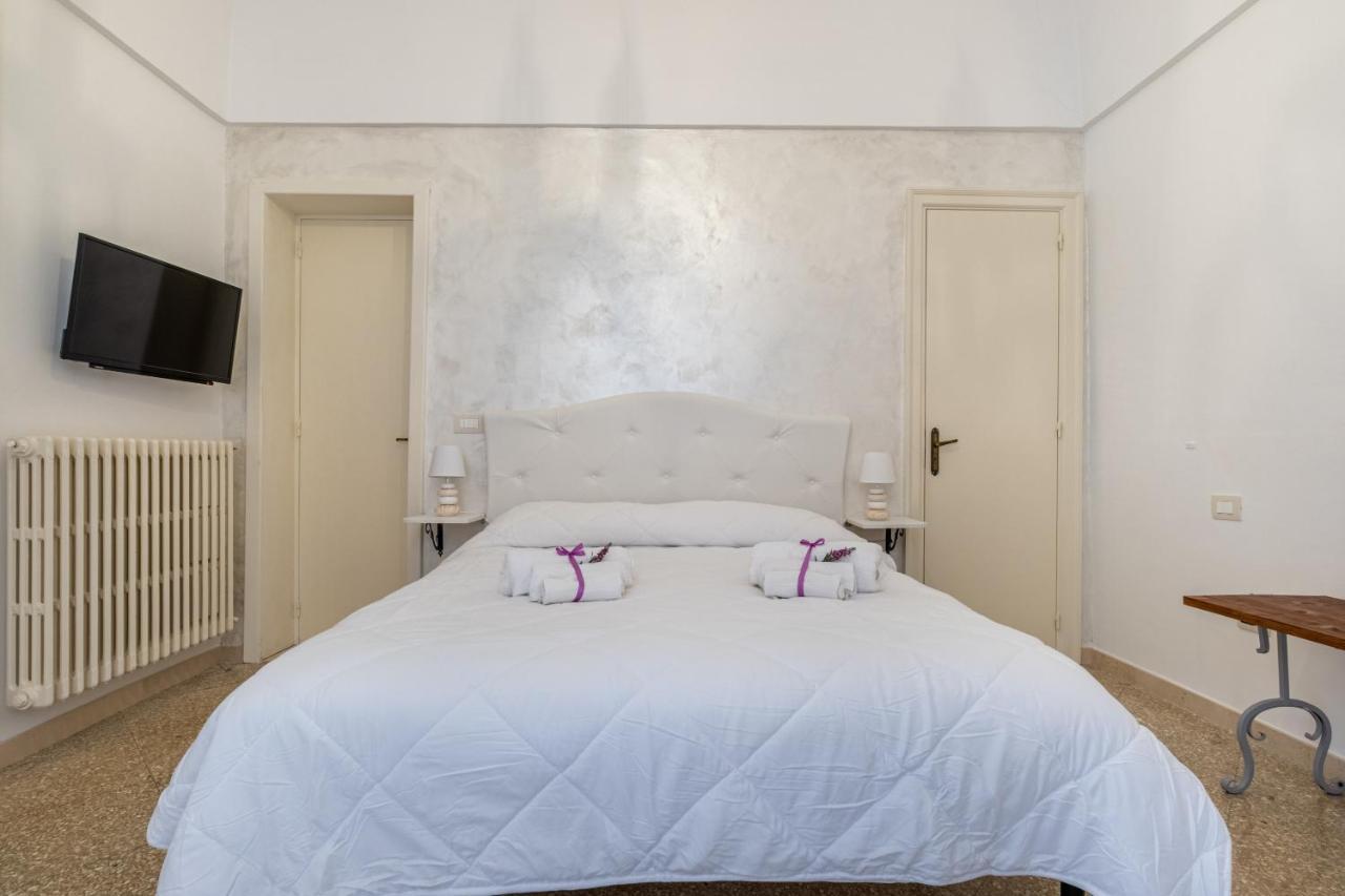 Chic B&B Piazza della Libertà Ostuni Extérieur photo